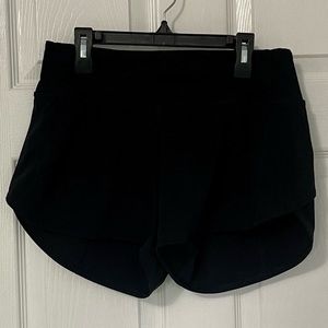 Lululemon speed up mid rise 4” lined shorts Sz: 6 Black